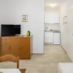 Katana Apartman *