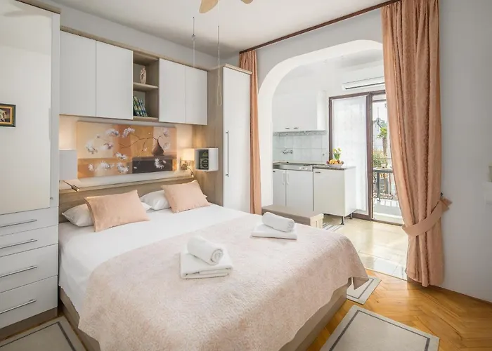 Katana Apartment *
